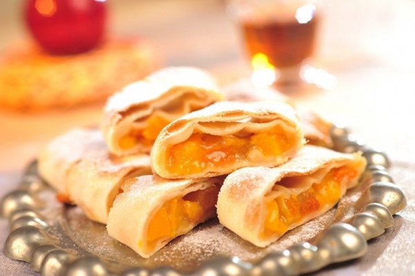 Barackos-húzott-rétes-738x491